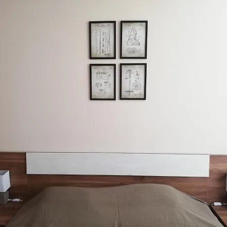 Dobi's Elit47 At Elit Apartament *